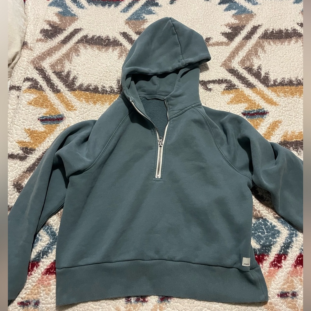 Half zip restore hoodie, vuori. Smoke blue. Size Small.